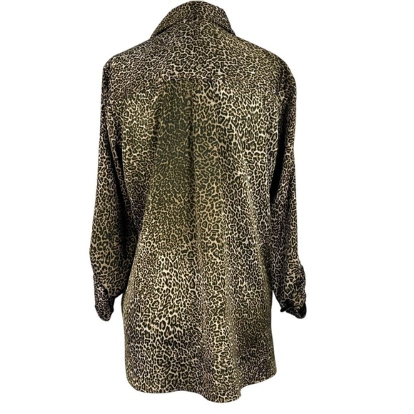 Jones NEW YORK SIGNATURE ANIMAL PRINT LONG SLEEVE BUTTON DOWN BLOUSE - Picture 7 of 16